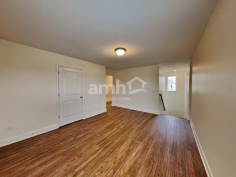 5068 Trailwater Dr — Photo 1