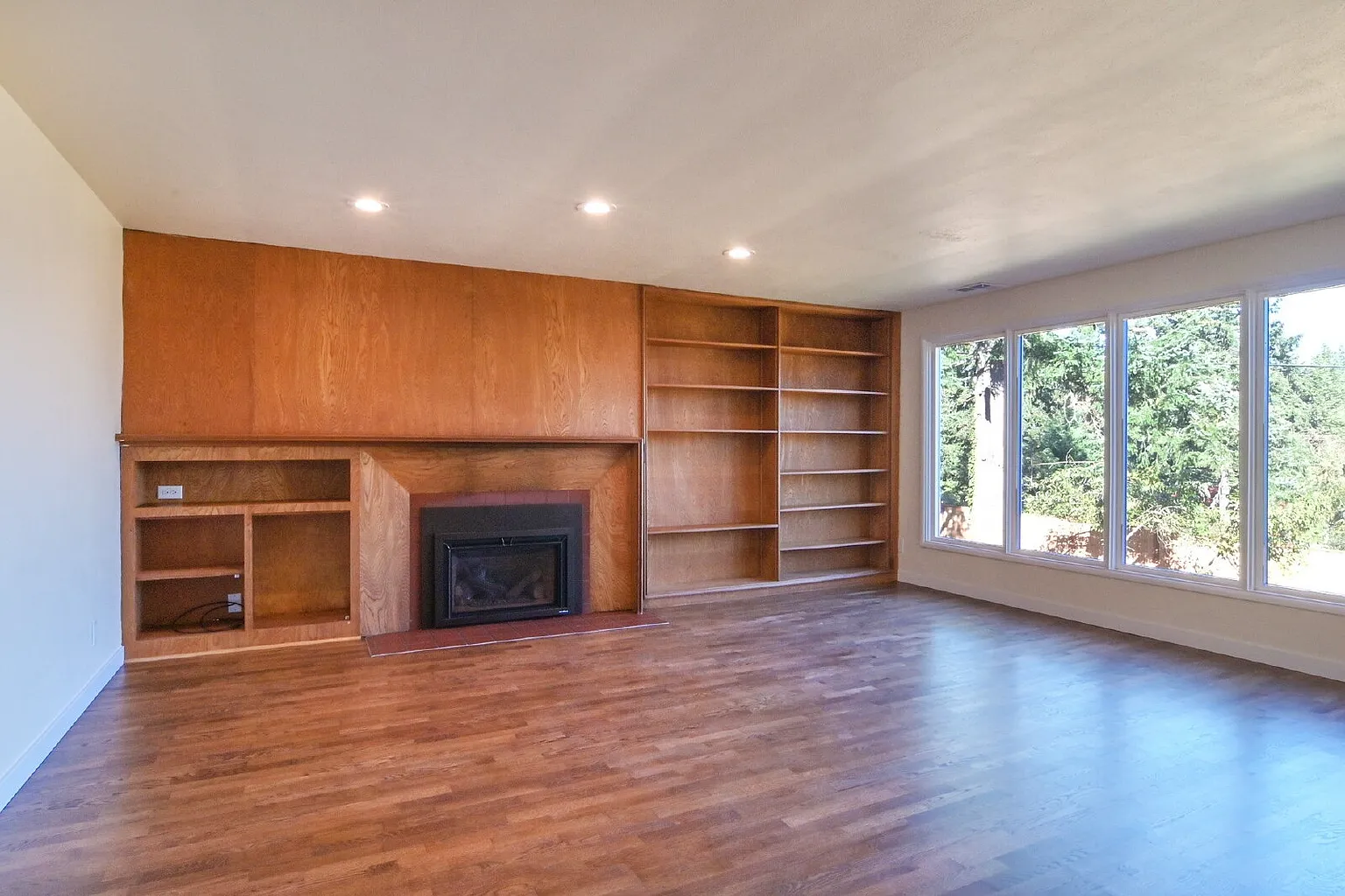 1515 Em Ray Dr photo 1