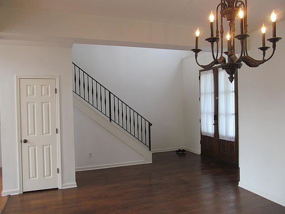 3rd image of 1560 Sutton Meadow Ln