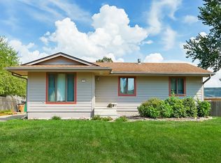 1310 Meadow Dr, Norwalk, IA 50211