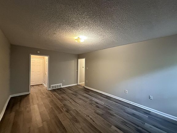 4th image of 6420 Saginaw Rd