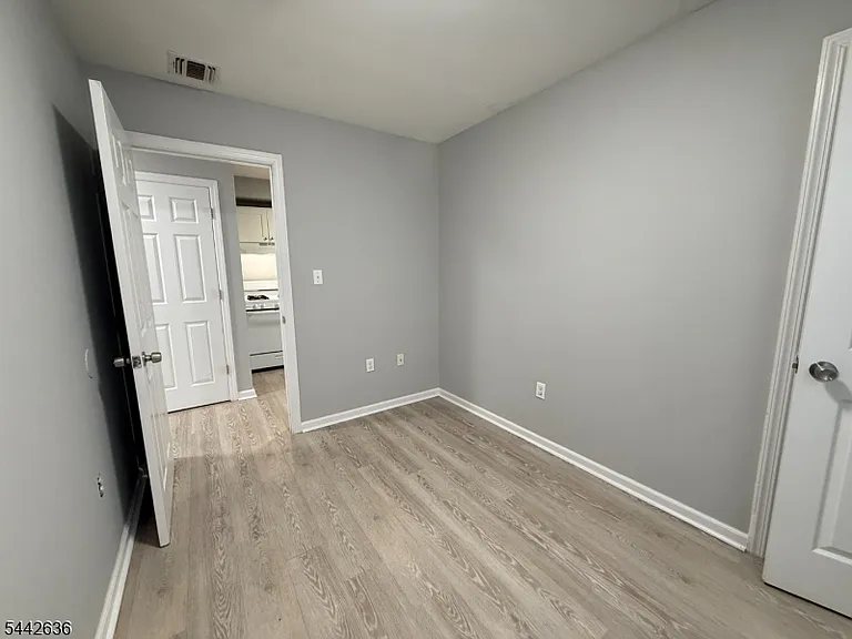 34 Auburn St #2 — Photo 16