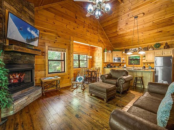 3rd image of 2214 Orchard Trail