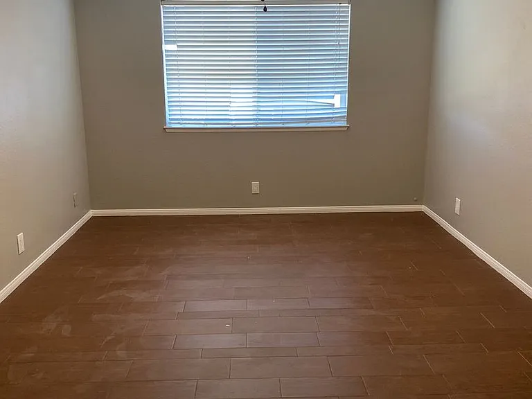 401 Tiger Lily Way — Photo 11