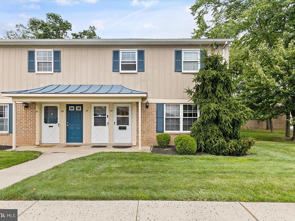 1st image of 25 Wexford Dr