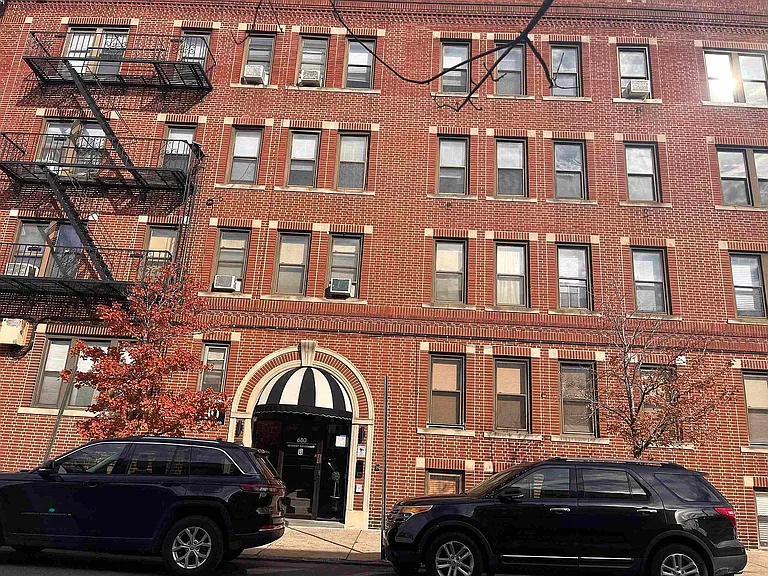 680 Kennedy Blvd #301 — Photo 1