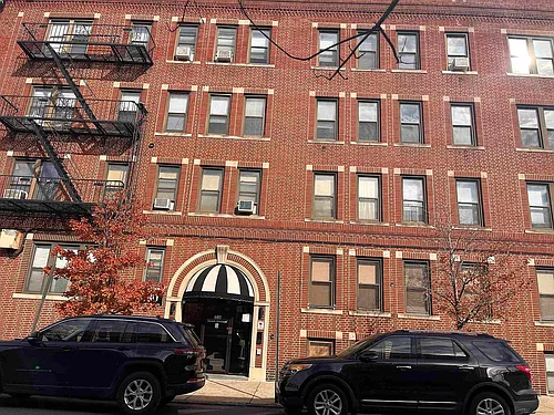 680 Kennedy Blvd #301 Photo 1