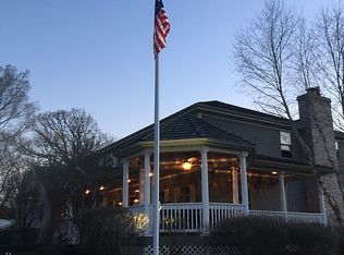 8744 Country Shire Ln, Spring Grove, IL 60081