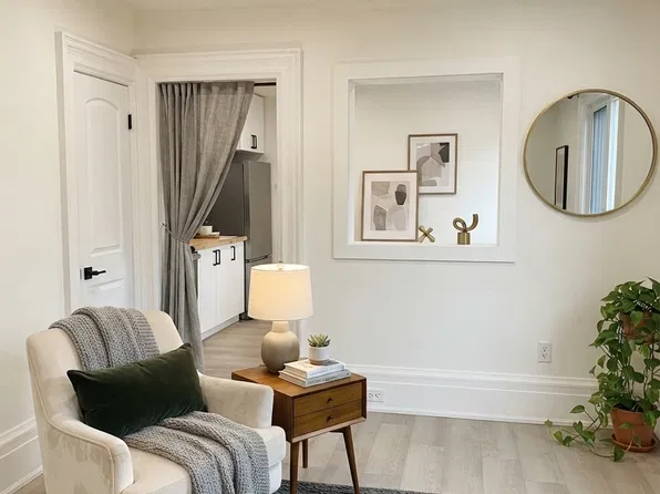 41 Elizabeth St #2, Saint Catharines, ON L2R 2L5