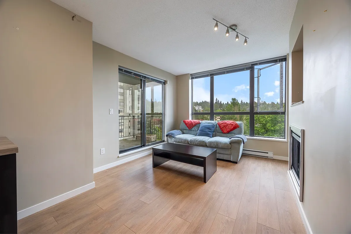 Building Photo - 511 Rochester Ave #1004