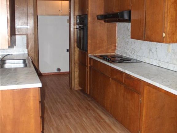 5th image of 409 W Valley Dr