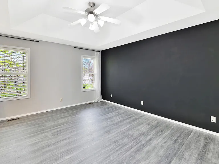 4923 Farmstead Ct — Photo 18