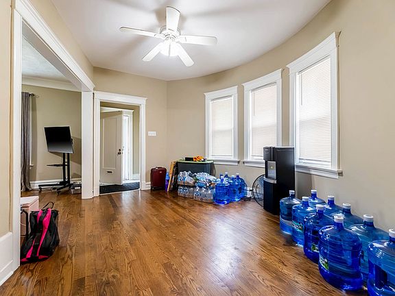 3rd image of 7006 S Calumet Ave