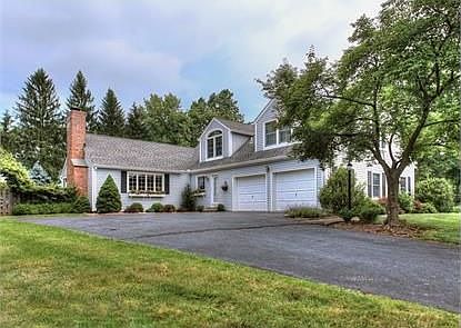 2nd image of 2 Brook Hollow Dr