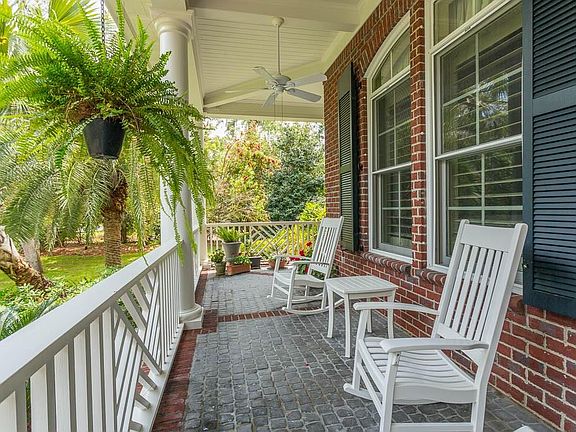 4th image of 126 Cuyler Ln