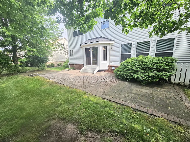 29221 Fieldstone — Photo 62