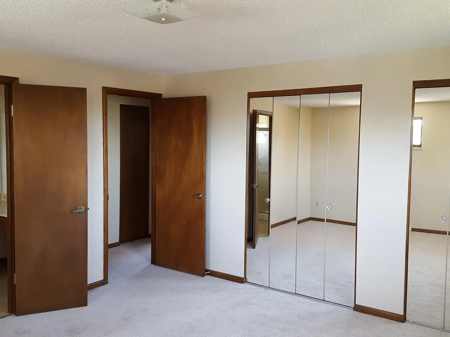 3 bed, 2530 sqft, $2,800 — Photo 3