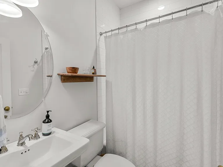 2264 NW Kearney St — Photo 10