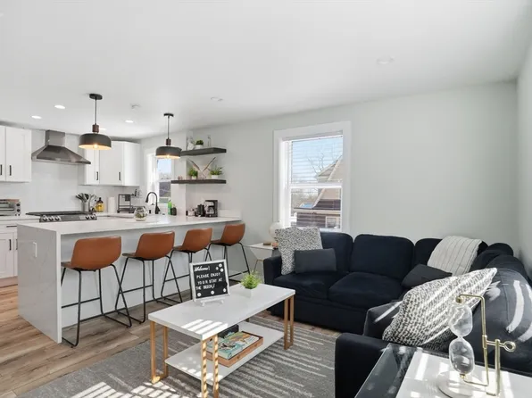 498 Beech St, Roslindale, MA 02131