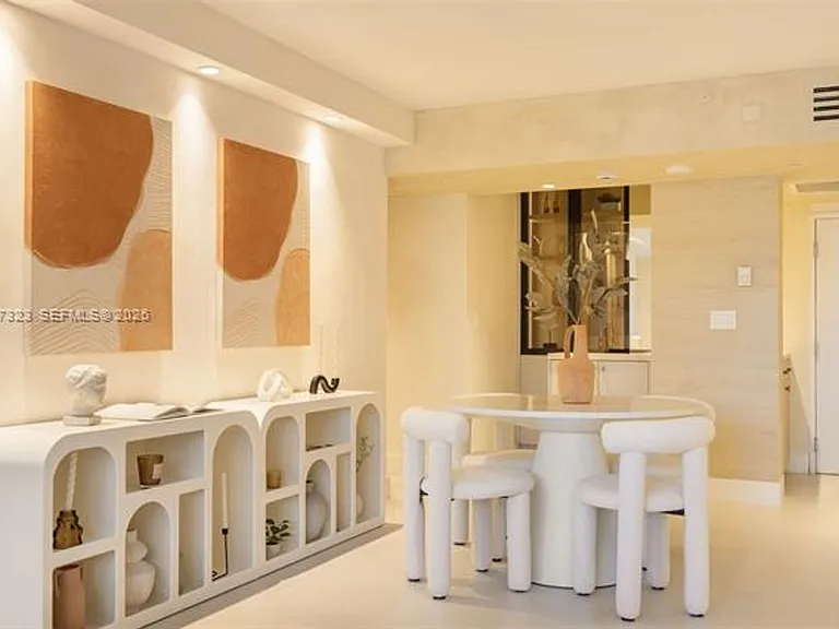 2301 Collins Avenue Cu #526 — Photo 6