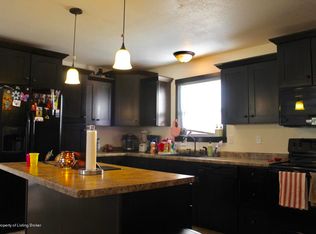 2905 2nd St NE, Watford City, ND 58854