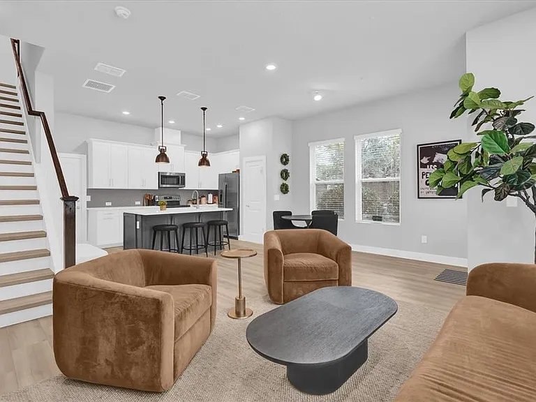1341 Saltgrass Ct — Photo 8