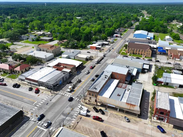 108 E Main St, Trinity, TX 75862