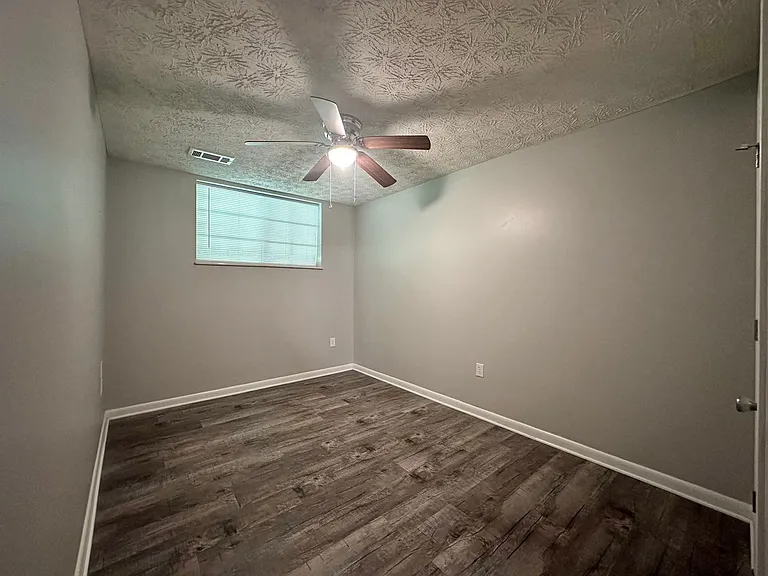 2021 N Sizer Ave #L — Photo 67