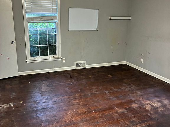 5th image of 3004 Dumbarton Rd