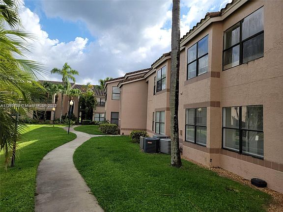 5th image of 2900 S University Dr APT 9209