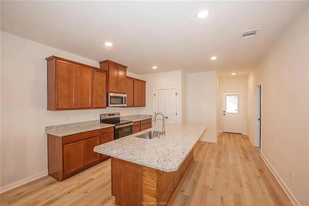 603 N Echols St — Photo 4