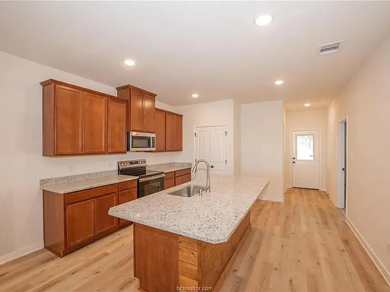 603 N Echols St — Photo 4