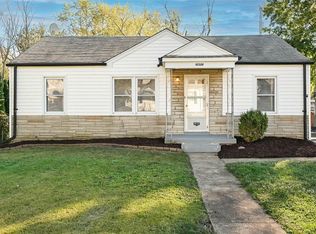 10306 Saint Henry Ln, Saint Ann, MO 63074