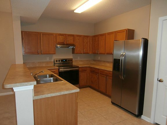 2nd image of 575 Oakleaf Plantation Pkwy Unit 402