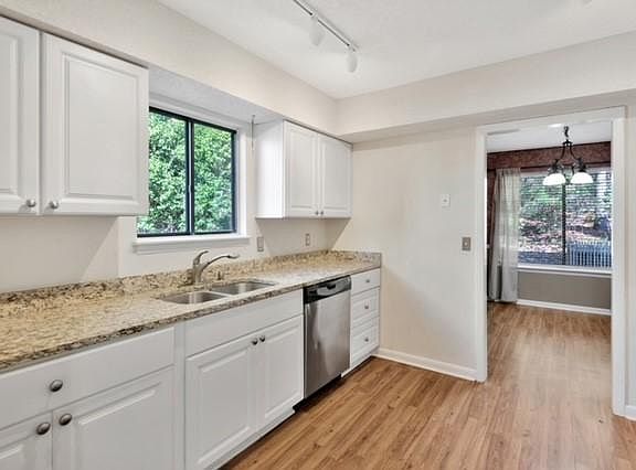 5th image of 243 Shoreline Dr #A