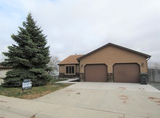 2005 Autumn Ct, Gillette, WY 82718
