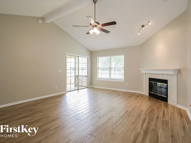 10677 Talon Ct — Photo 3