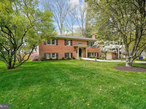 8913 Bluegate Dr, Fairfax, VA 22031