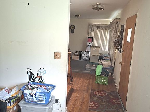 4th image of 8332 N Odell Ave