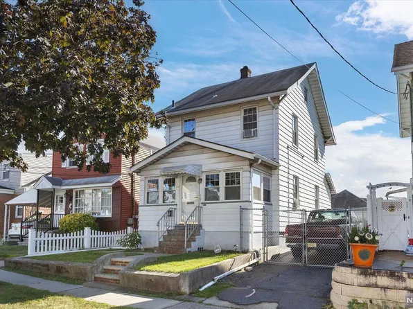 7 Laurel Pl, East Rutherford, NJ 07073