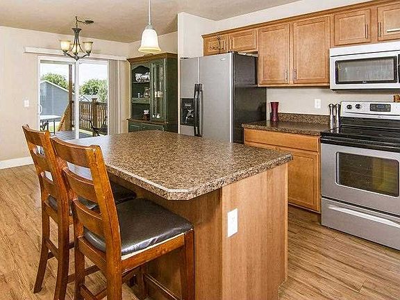 4th image of 1200 Full Moon Cir