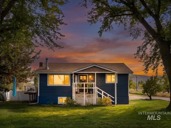 575 W Sales Yard Rd, Emmett, ID 83617