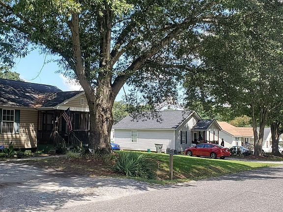 4th image of 1009 Warren St