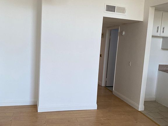 5th image of 2550 S Barrington Ave #203