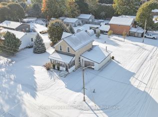 15 Queen St E, Minto, ON N0G 1M0