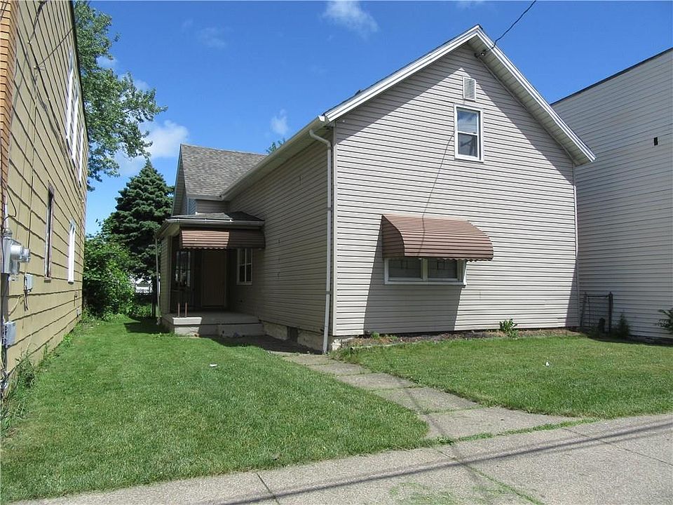 1st image of 626 E 11th St