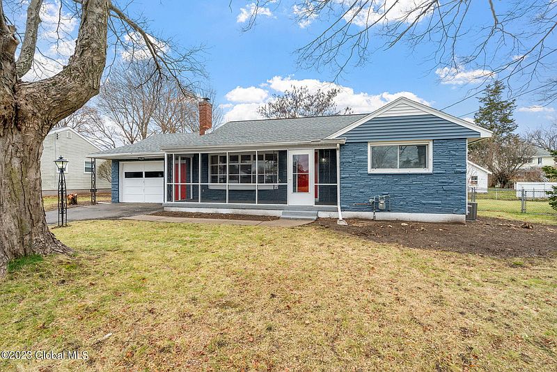 2nd image of 1149 Earl Avenue