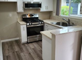 343 E 18th St #B-1, Costa Mesa, CA 92627