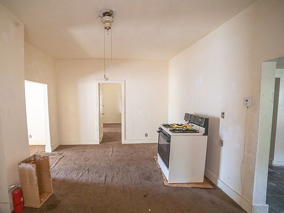 3rd image of 442 Montrose St