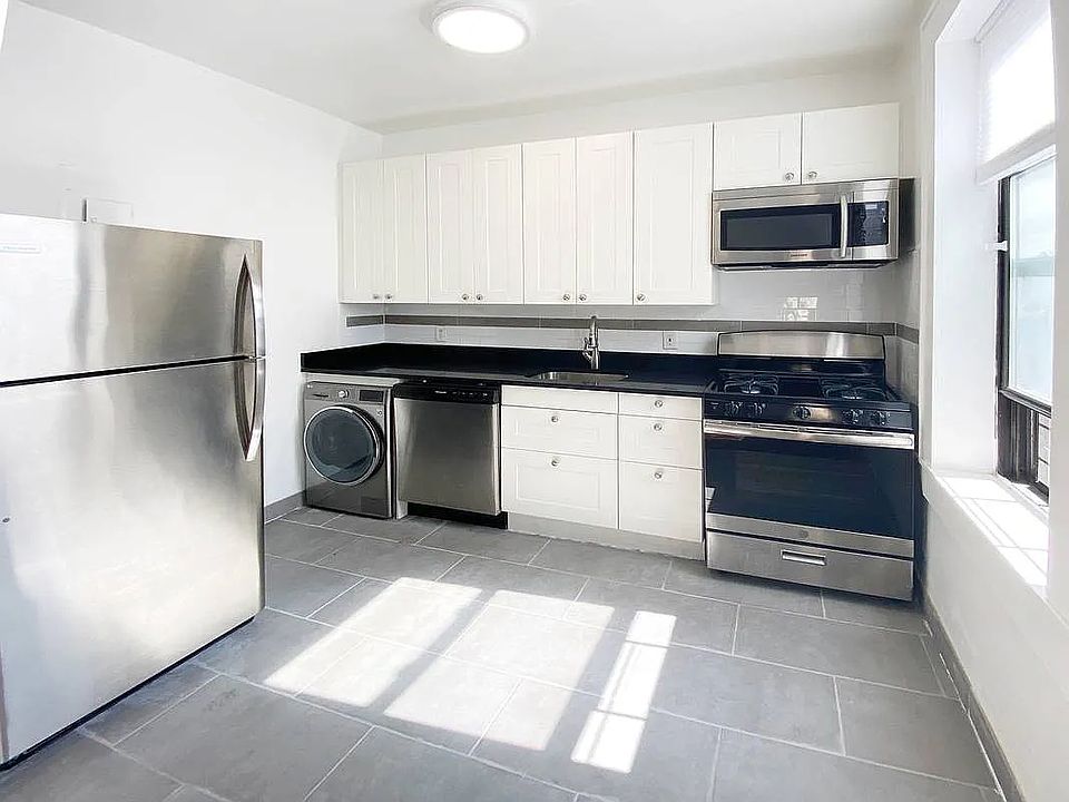 1st image of 24-03 41st Ave #200